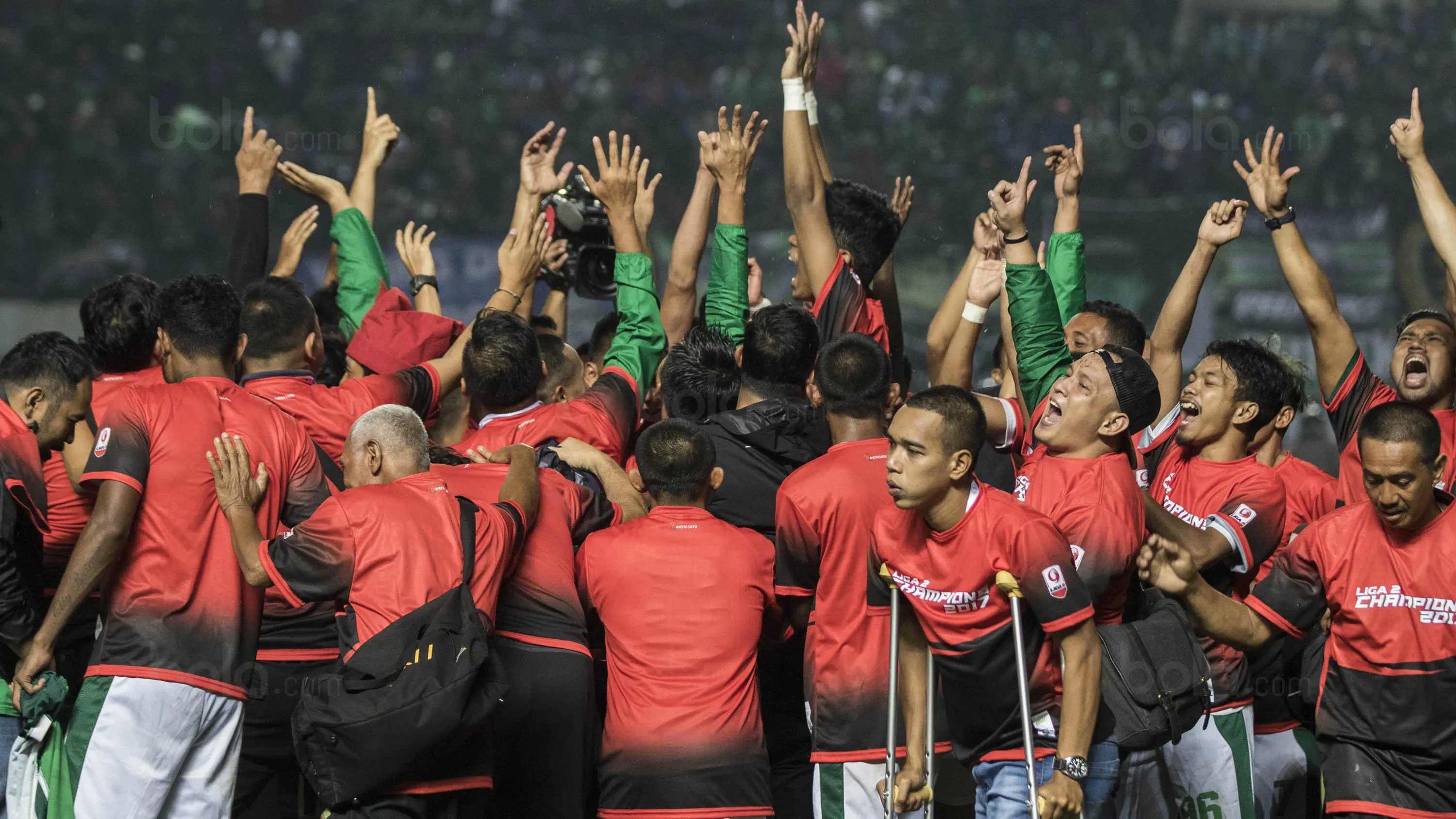 Persebaya saat merayakan gelar juara Liga 1 2017. (Bola.com/Vitalis Yogi Trisna)