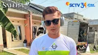 Teuku Ryan di lokasi syuting sinetron terbaru SCTV berjudul Saleha (https://www.instagram.com/p/C63e7kmSwfh/?img_index=4)