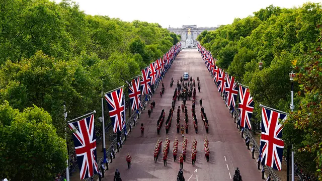 Jenazah Mendiang Ratu Elizabeth II Disemayamkan di Westminster Hall