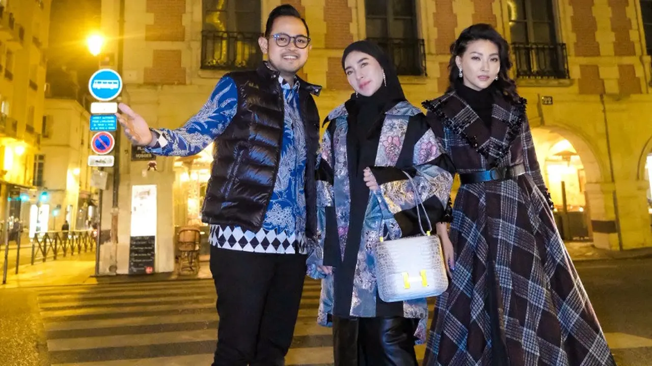 Sarwendah bersama Gilang Widya Pramana dan Shandy Purnamasari di Paris