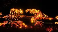 Lihat! Ada Dinosaurus dari Labu yang Menyala
