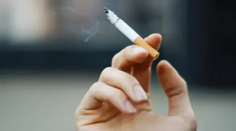 Awas, Ini Bahaya Asap Rokok Untuk Kesehatan Kulit Wajahmu - Beauty  Fimela.com