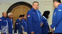 Ketua Umum Partai Demokrat Susilo Bambang Yudhoyono saat menghadiri Rapat Pleno Partai Demokrat  di Hotel Grand Yasmin, Jawa Barat, Jumat (28/8/2018). SBY berpesan agar para kader bersiap hadapi Pilkada Serentak. (Liputan6.com/Helmi Afandi)