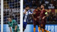 s Felipe (C) celebrates after scoring a goal during the UEFA Champions League qualification playoff round second leg soccer match between AS Roma and FC Porto at Stadio Olimpico in Rome, Italy, 23 August 2016. EPA/ANGELO CARCONI Scene full-length