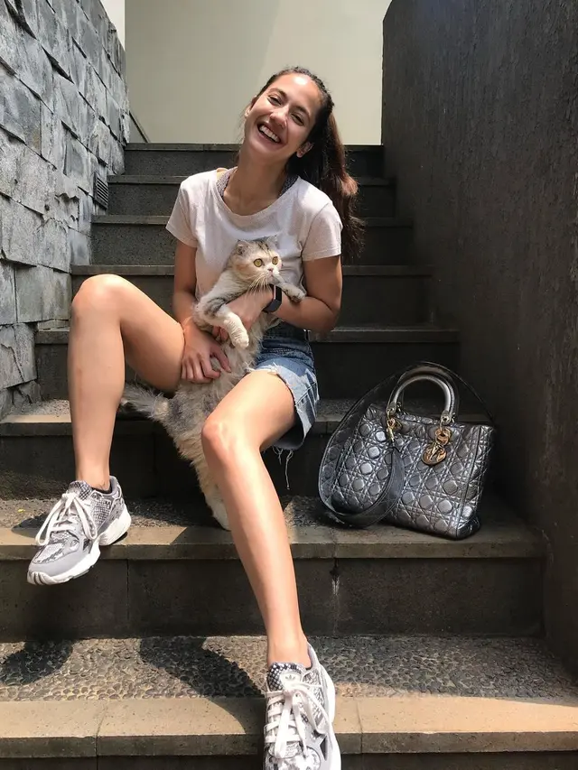 9 Koleksi Tas Mewah Pevita Pearce Senilai Puluhan Juta, Kunci Tampil Memesona dengan Bare Face