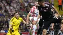 Penyerang Kroasia Bruno Petkovic gagal mencetak gol ke gawang Latvia dalam laga Grup D Kualifikasi Euro 2024 di stadion Rujevica di Rijeka, Sabtu (9/9/2023) dini hari WIB. (AP Photo/Darko Bandic)