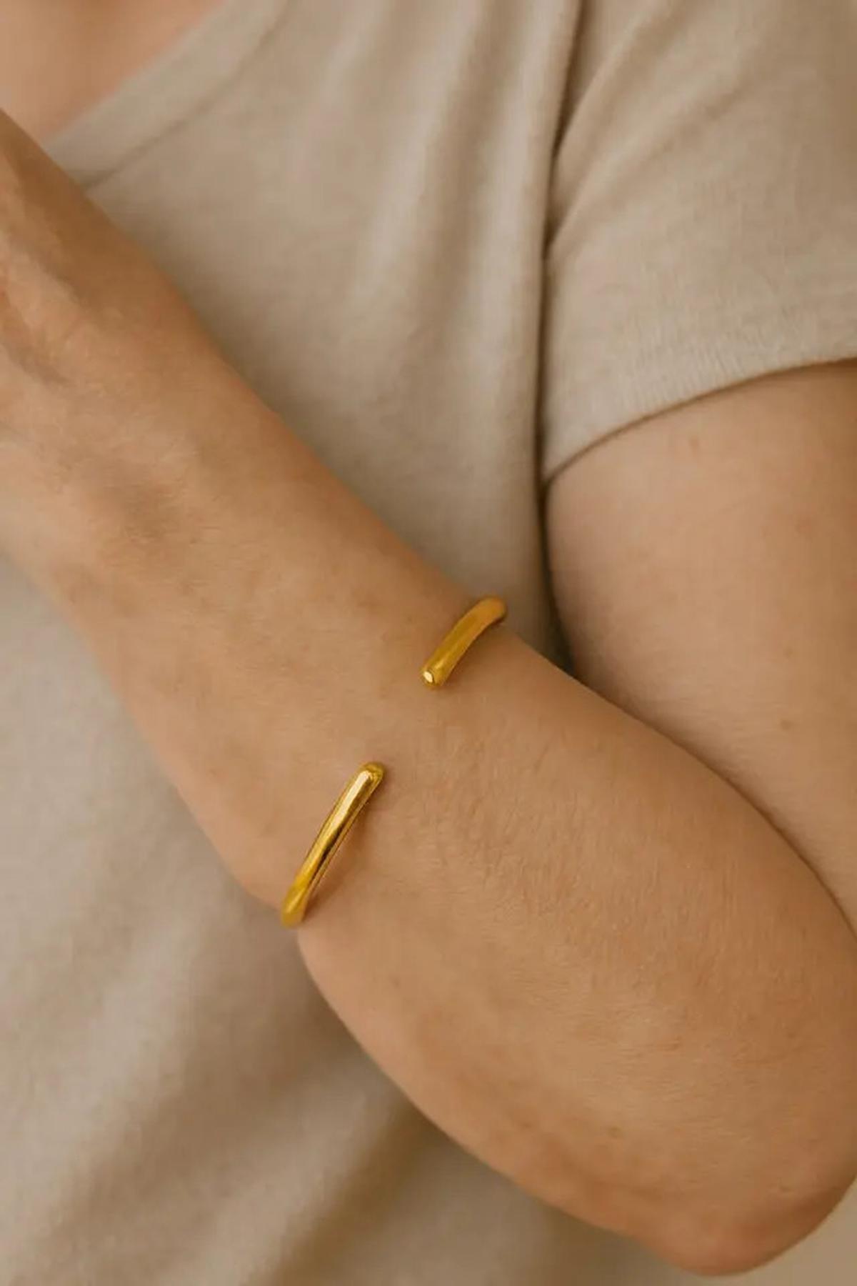 15 Model Gelang Emas untuk Usia 50 Tahun ke Atas, Pilihan Anggun dan Elegan di Segala Acara