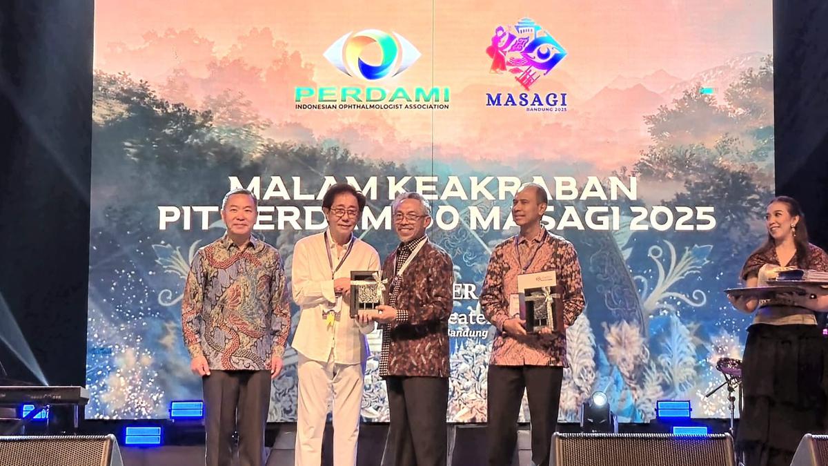 Konsisten Berantas Kebutaan Lewat Operasi Katarak Gratis, Sido Muncul Dianugerahi Perdami Awards 2025