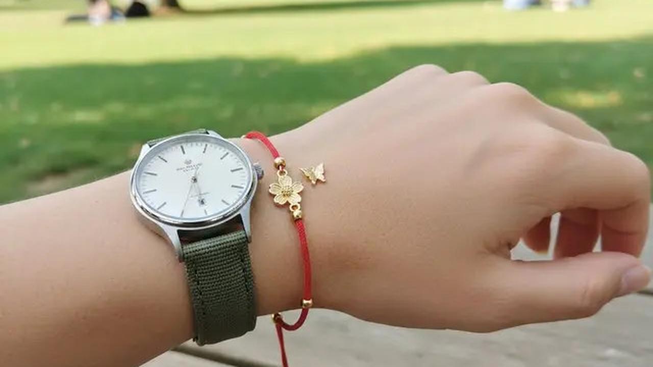 7 Model Gelang Emas 16 Karat untuk Dipakai Bersama Jam Tangan, Anti Ribet, Tetap Elegan