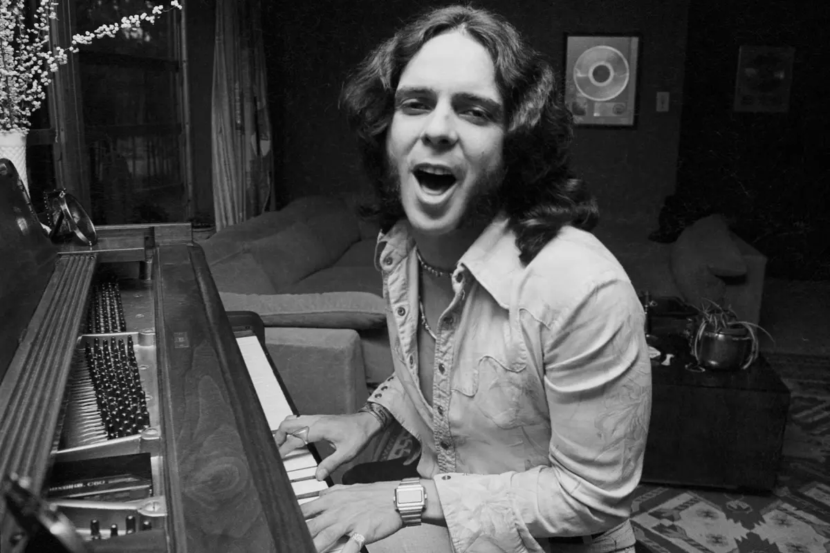 Legendary Musician Bobby Whitlock, Founder of Derek and the Dominos, Dies at 77