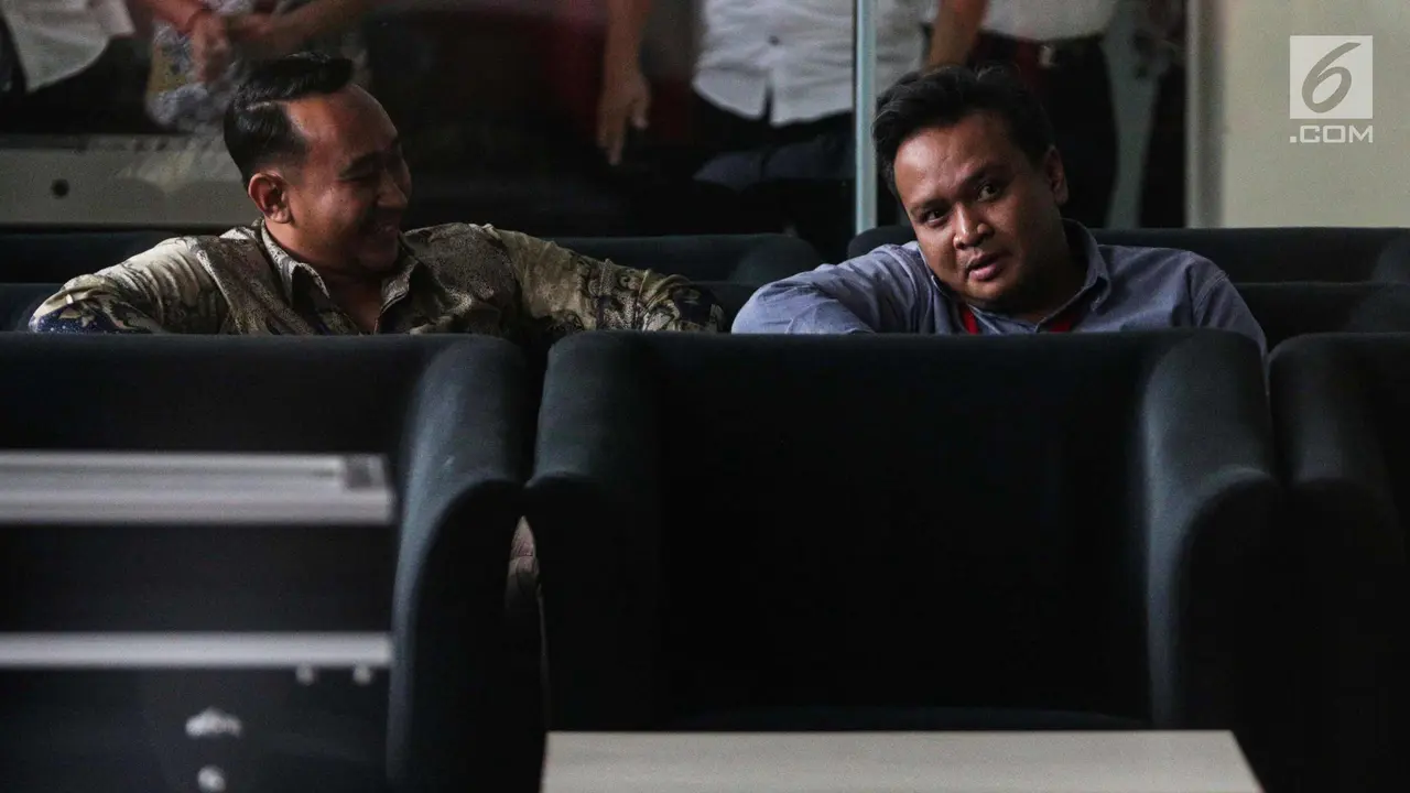 Keponakan Setnov Sambangi KPK