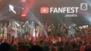 Seluruh kreator saat memeriahkan panggung YouTube FanFest 2019 di JIExpo Kemayoran, Jakarta, Jumat (29/11/2019). (Fimela.com/Bambang E.Ros)