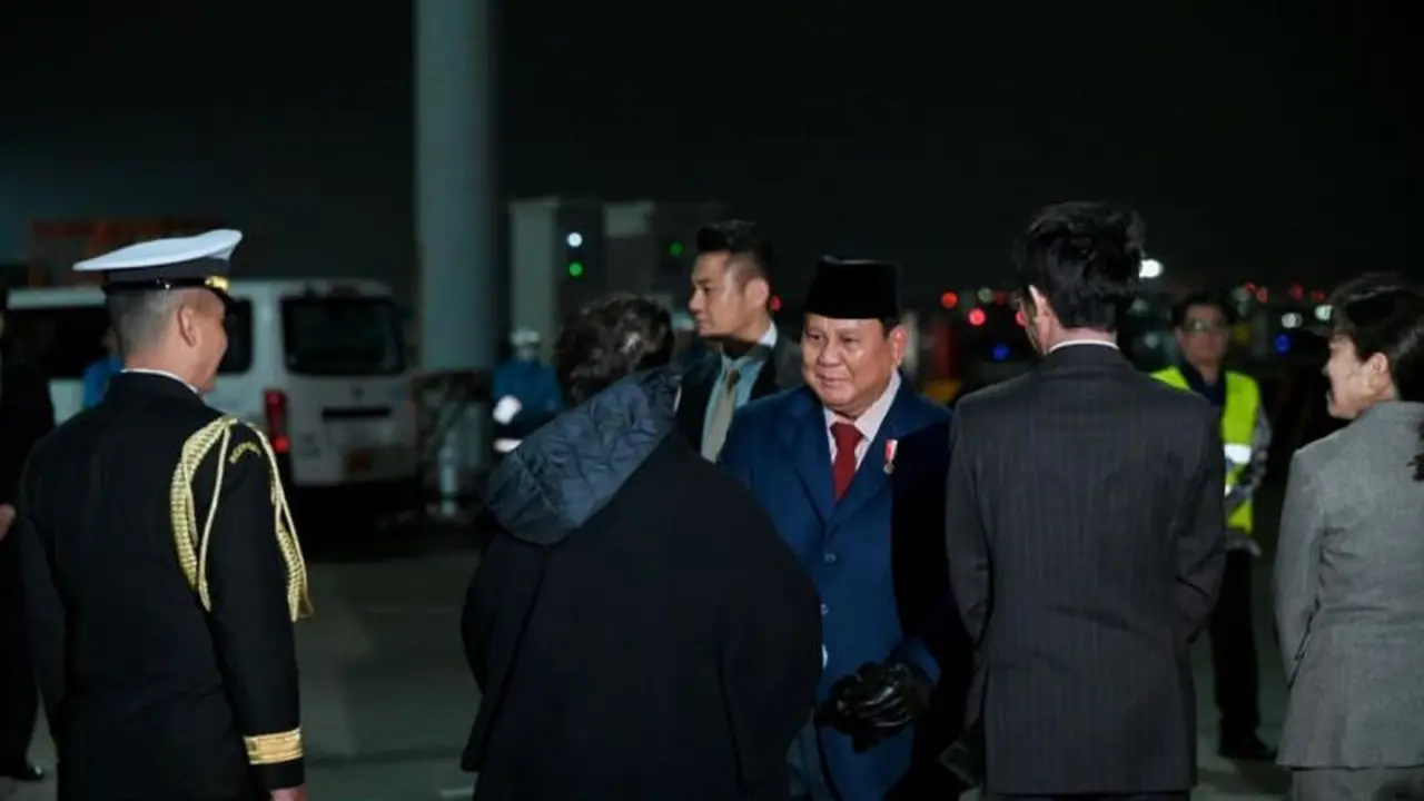 Presiden Prabowo Subianto saat tiba Bandara Haneda menandai kunjungan perdana sebagai Presiden RI di Tokyo, Jepang, Minggu (29/3/2026) (Dok: BPMI Sekretariat Presiden)
