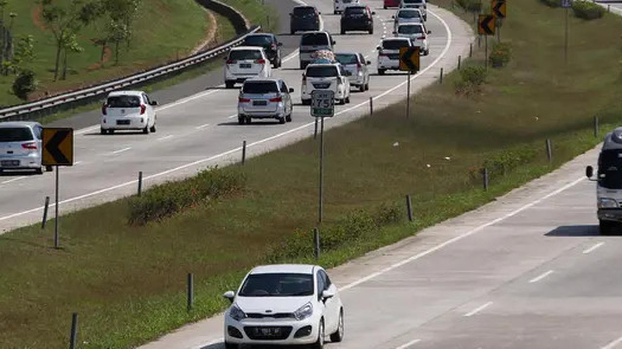 Penampakan Mobil Pemudik Bawa 'Segunung' Barang di Atap Ramai Jadi Sorotan, 'Mau Mudik Atau Pindahan Rumah?