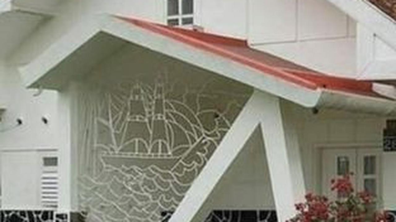 Jangan ragu untuk mengadaptasi salah satu dari desain tersebut dan wujudkan rumah yang tidak hanya estetik, tetapi juga nyaman dan fungsional.