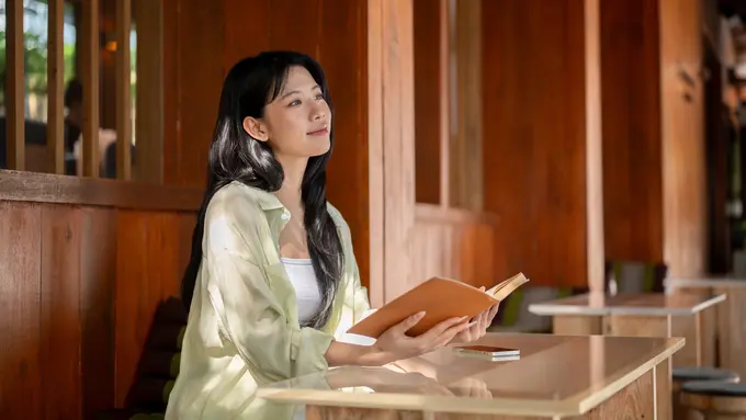 wanita desember rekomendasi buku