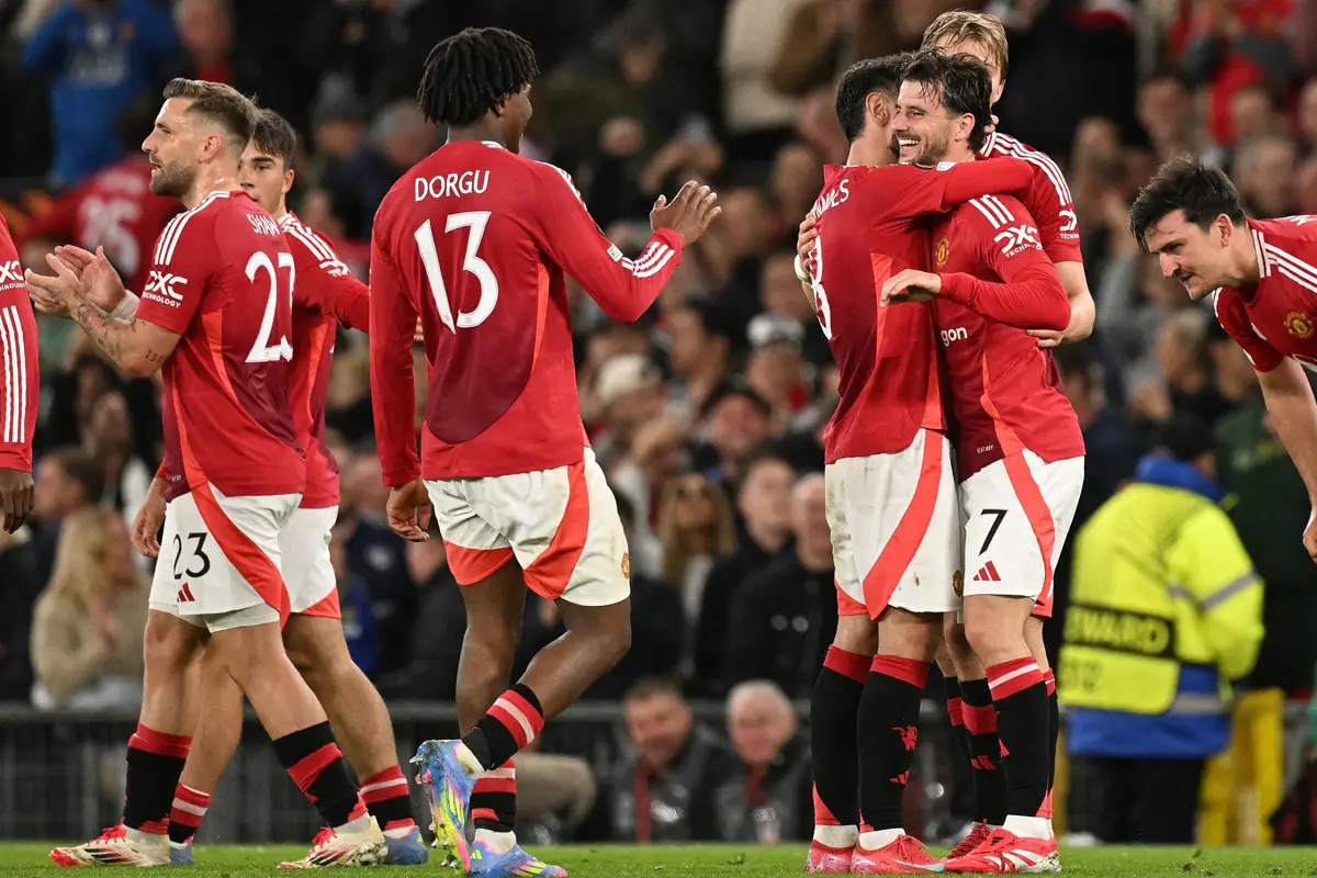 Manchester United Tantang Tottenham Hotspur