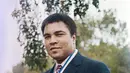 Petinju Muhammad Ali adalah sosok atlet legendaris terkenal didunia. Ali pun sangat bangga dan terhormat ketika dirinya memeluk agama Islam. Bahkan namanya masuk ke dalam 'Wall Of Fame'. (AFP/Bintang.com)