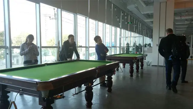 Di lantai 2 juga ada meja billiard untuk hiburan karyawan.