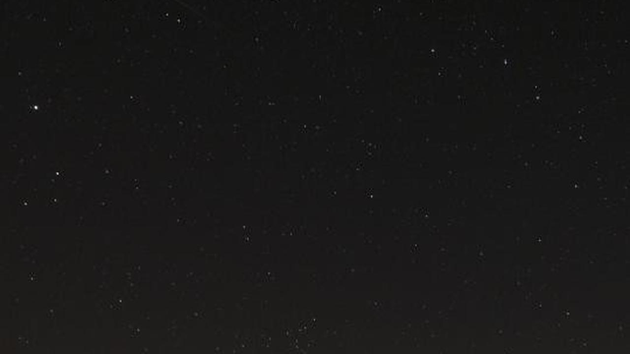 Bintang jatuh di atas danau Jenewa