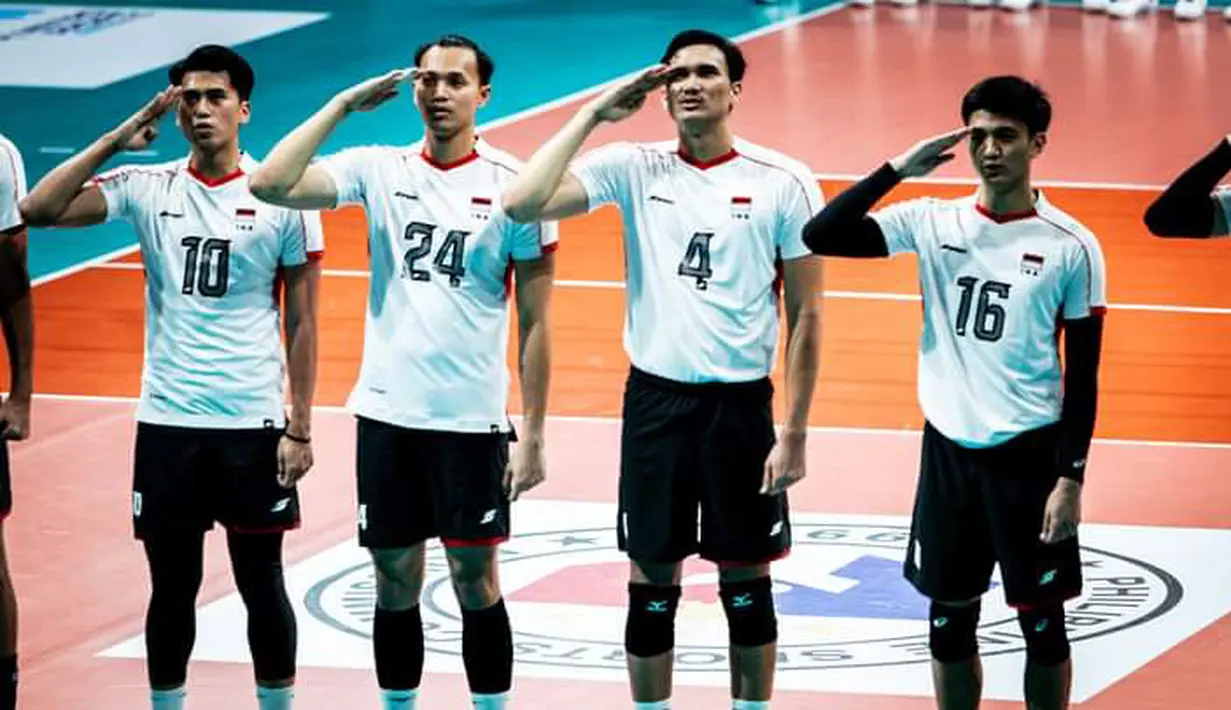 Timnas voli putra Indonesia berhasil melakukan comeback untuk mengatasi Filipina 3-1 (23-25, 25-19, 25-11 dan 25-21) pada laga kedua putaran pertama SEA V League 2024 di Ninoy Aquino Stadium, Manila, Filipina, Sabtu (17/8/2024). Boy Arnez dkk yang sempat kalah pada set pertama, sukses melakukan comeback dengan merebut tiga set berturut-turut yang sekaligus menjadi kado bagi ulang tahun Kemerdekaan RI ke-79. (PNVF/Kimberly Pauig)