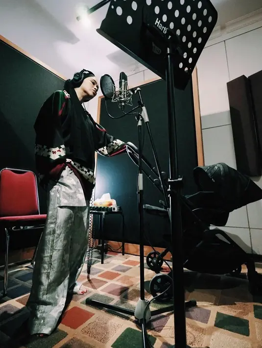 Melihat unggahan tersebut, netizen mengaku gemas dengan putra Sivia Azizah [instagram/siviazizah]