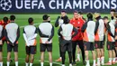 Benfica akan melakoni laga tandang melawan Barcelona di Estadi Olimpic Lluis Companys pada leg kedua babak 16 besar Liga Champions 2024/2025. (Josep LAGO/AFP)