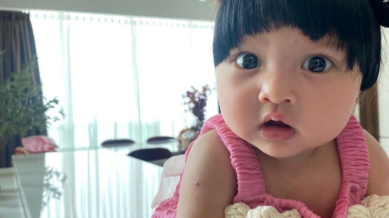 Potret Baby Launa Anak Sabrina Anggraini dan Belva Devara dengan Berbagai Gaya Rambut