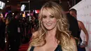 Foto pada tanggal 27 Januari 2018, Stormy Daniels saat menghadiri 2018 Adult Video News Awards di Hard Rock Hotel & Casino, Las Vegas. Stormy Daniels menggugat Presiden AS Donald Trump pada Selasa (6/3/2018) waktu AS.  (Ethan Miller/Getty Images /AFP)