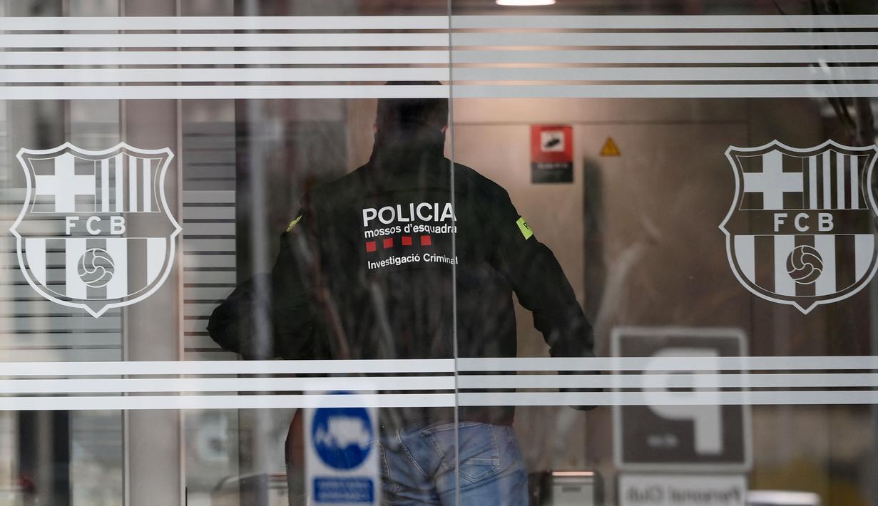 Manajemen klub menyewa vendor bernama I3 Ventures yang bertugas menggiring opini publik sepak bola. (AFP/Lluis Gene)