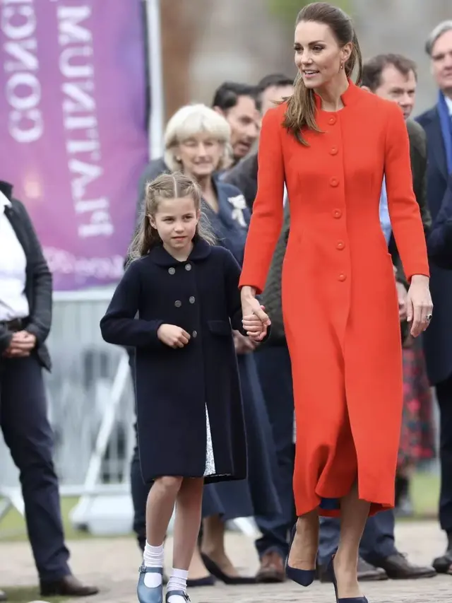 8 Potret Outfit Kate Middleton yang Paling Dicari dan Paling Menarik Versi Google