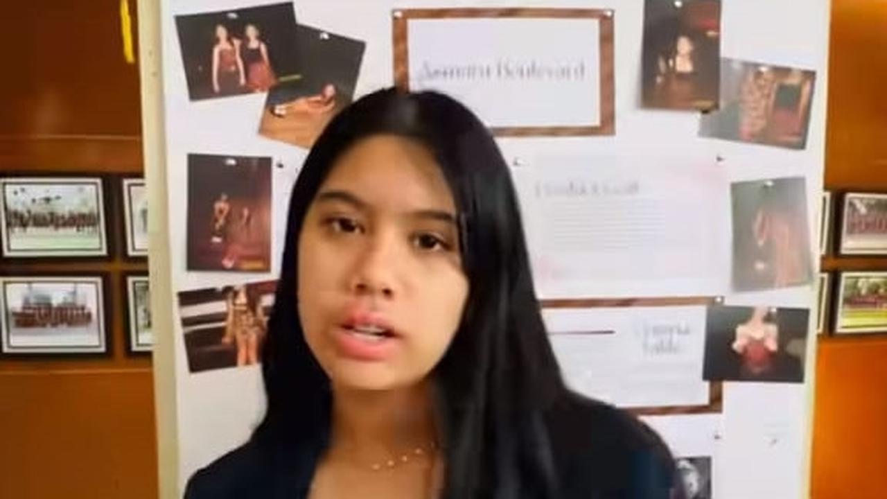 Kostum Almira Tuai Sorotan