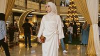 10 Model Gamis Ivory Satin yang Elegan untuk Bukber 2026, Tampil Cantik Menawan
