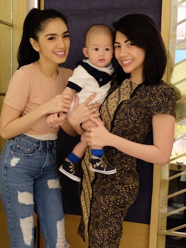 [Bintang] Angel Karamoy dan Kezia Karamoy