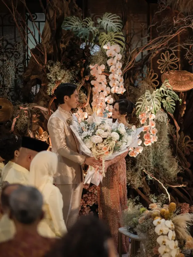 6 Momen Pertunangan Syifa Hadju dan El Rumi, Hangat Bernuansa Earth Tone