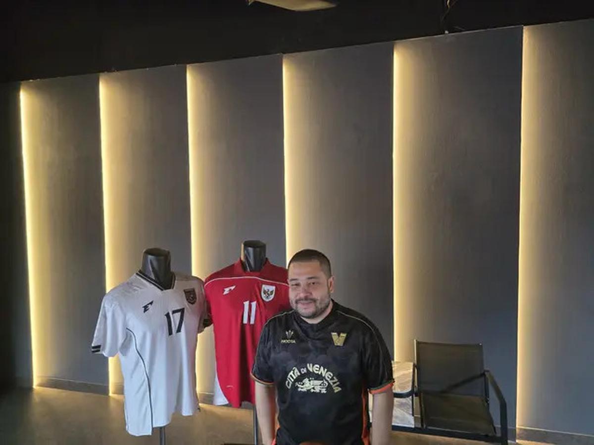 Denny Landzaat Mengagumi Jersey Anyar Timnas Indonesia: Selalu Suka yang Merah, Warna Putih Mewah Setara Real Madrid