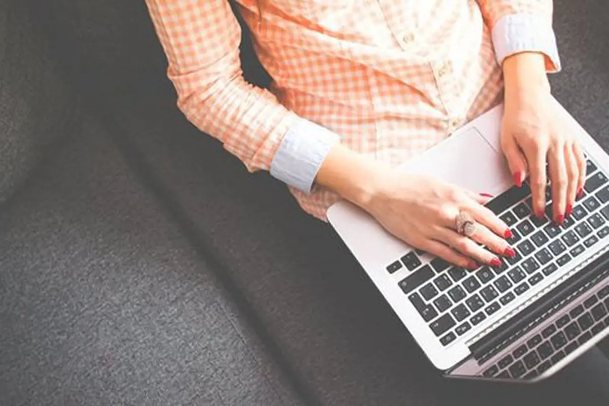 Bekerja dengan duduk seharian/copyright Pexels.com