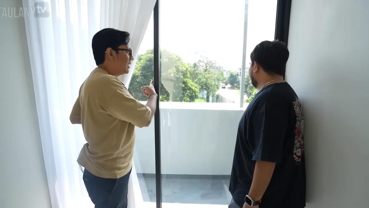 Kepada Andre Taulany, Rigen menyebut jika dirinya baru merenovasi rumahnya. Ada beberapa bagian yang diubah.