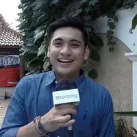 Ngefans sama Giorgino Abraham? Kalau pingin tahu lebih dalam tentang idola kamu, buruan klik tombol play nya.