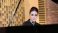 Maia Estianty Kenang Awal Karier Bersama Ratu