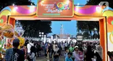 Warga memadati kawasan Lapangan Banteng, Jakarta, Minggu (22/6/2025). (Liputan6.com/Angga Yuniar)
