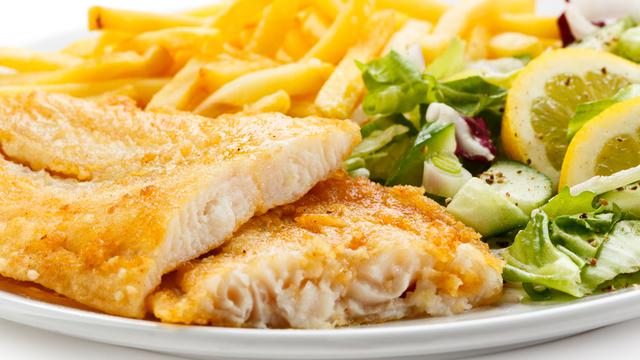 [Bintang] 10 Potret Fish and Chips yang Bikin Kamu Sepenuhnya Gagal Diet