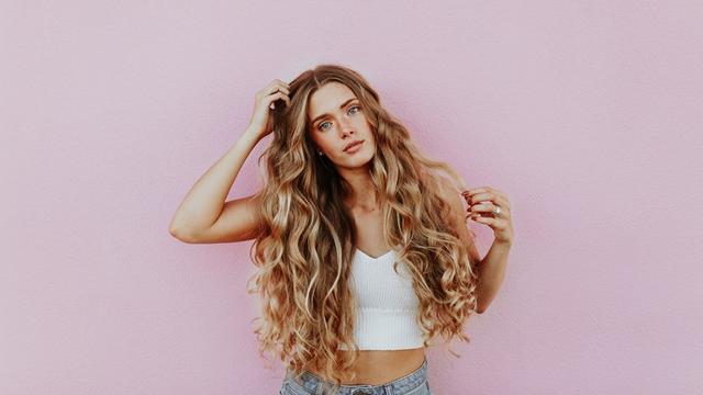 Ilustrasi rambut panjang