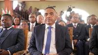 Kolonel Michael Randrianirina, komandan satuan militer CAPSAT, menunggu untuk dilantik sebagai Presiden di Antananarivo, Madagaskar, pada Jumat (17/8/2025). (Dok. AP/Brian Inganga)&nbsp;&nbsp;&nbsp;