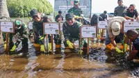 Antisipasi Perubahan Iklim, TNI Operasi Penghijauan Tanam 1.000 Mangrove