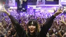 Antusias peserta flash mob di salah satu mal di kawasan Senayan, Jakarta, Sabtu (21/01). Acara tersebut digelar untuk menarik dukungan masyarakat untuk pasangan Ahok-Djarot. (Liputan6.com/Herman Zakharia)