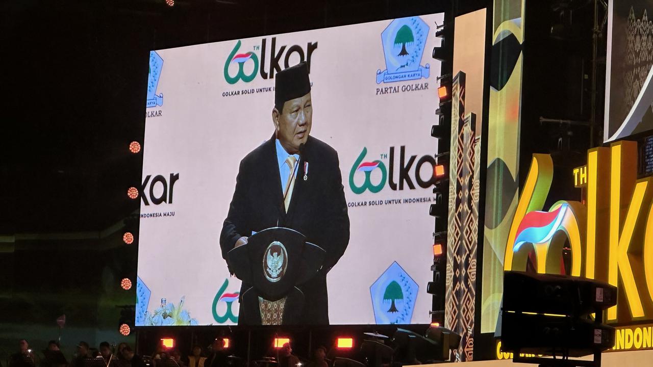 Presiden Prabowo Subianto menghadiri acara puncak Hari Ulang Tahun (HUT) ke-60 Partai Golkar di Sentul, Bogor, Jawa Barat (Liputan6.com/Nanda Perdana Putra)