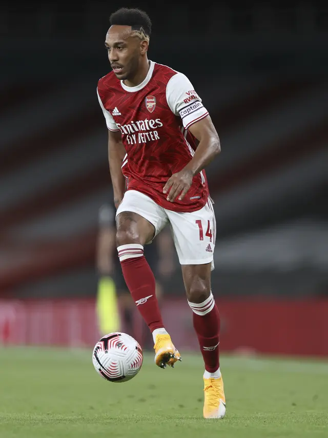 Gol Eddie Nketiah Antar Arsenal Bungkam West Ham 2-1