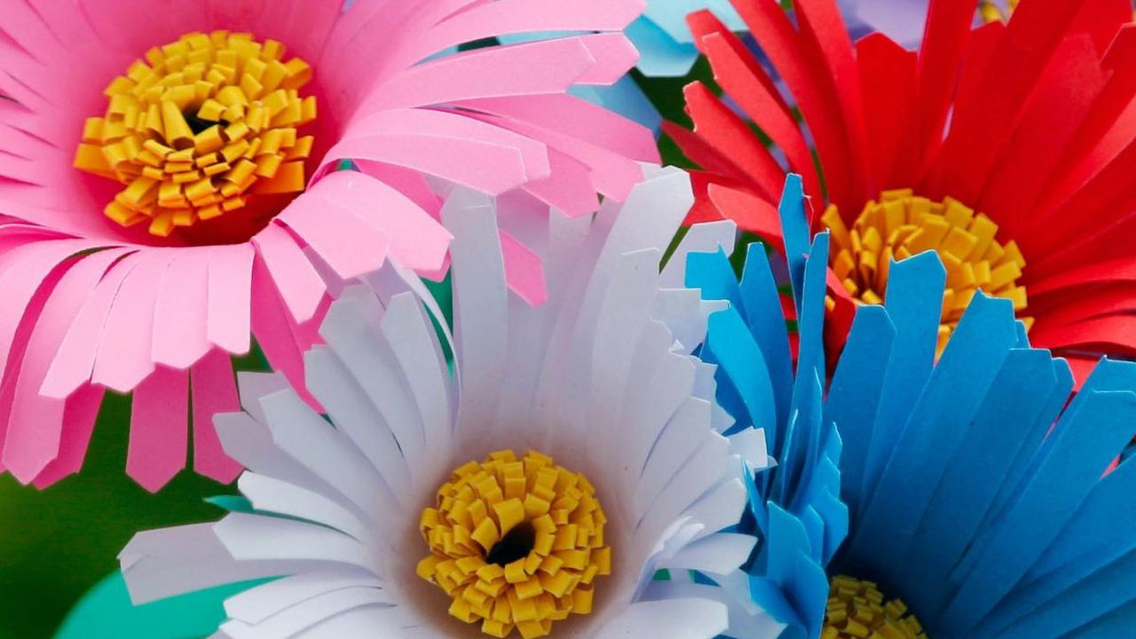 <b>Cara Membuat Bunga dari Kertas Origami</b>