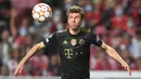 <p>Meski Bayern München harus absen dari babak semifinal Liga Champions pada musim ini, Thomas Muller tetaplah tercatat sebagai salah satu pemain dengan penampilan terbanyak di partai empat besar tersebut. Sang gelandang telah membuat 15 penampilan dan memenangkan dua trofi Liga Champions sejauh ini. (AFP/Patricia De Melo Moreira)</p>